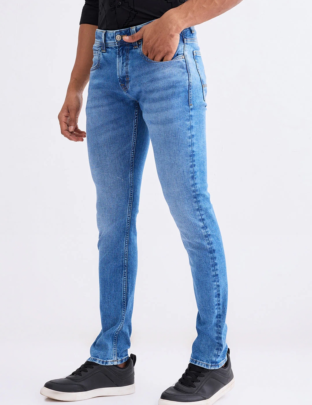 Oplus_131072 Men Stylish Blue Denim Jeans - Image 1