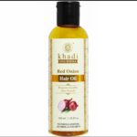 Khadi Shuddha Red Onion Hair Oil, a 100 ml (3.38 Fl oz) herbal formulation.