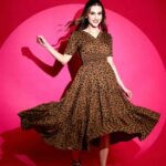Elegant Black Abstract Print Flared Midi Dress