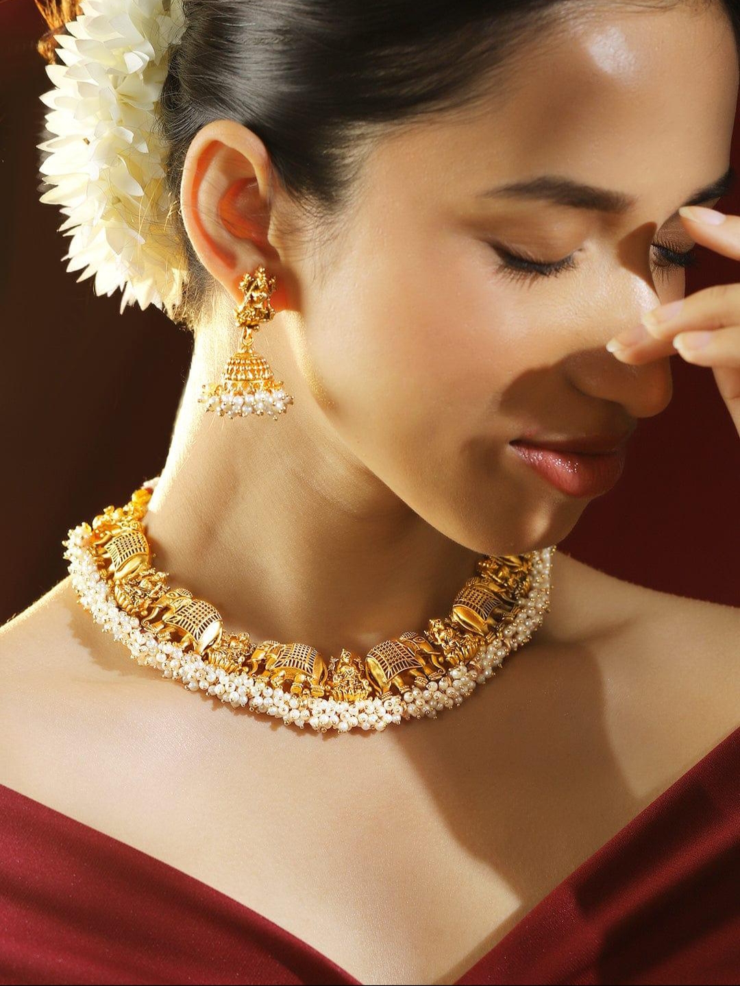 Oplus_131072 South Indian Temple Jewelry Lakshmi Choker Set with Earrings - Image 1